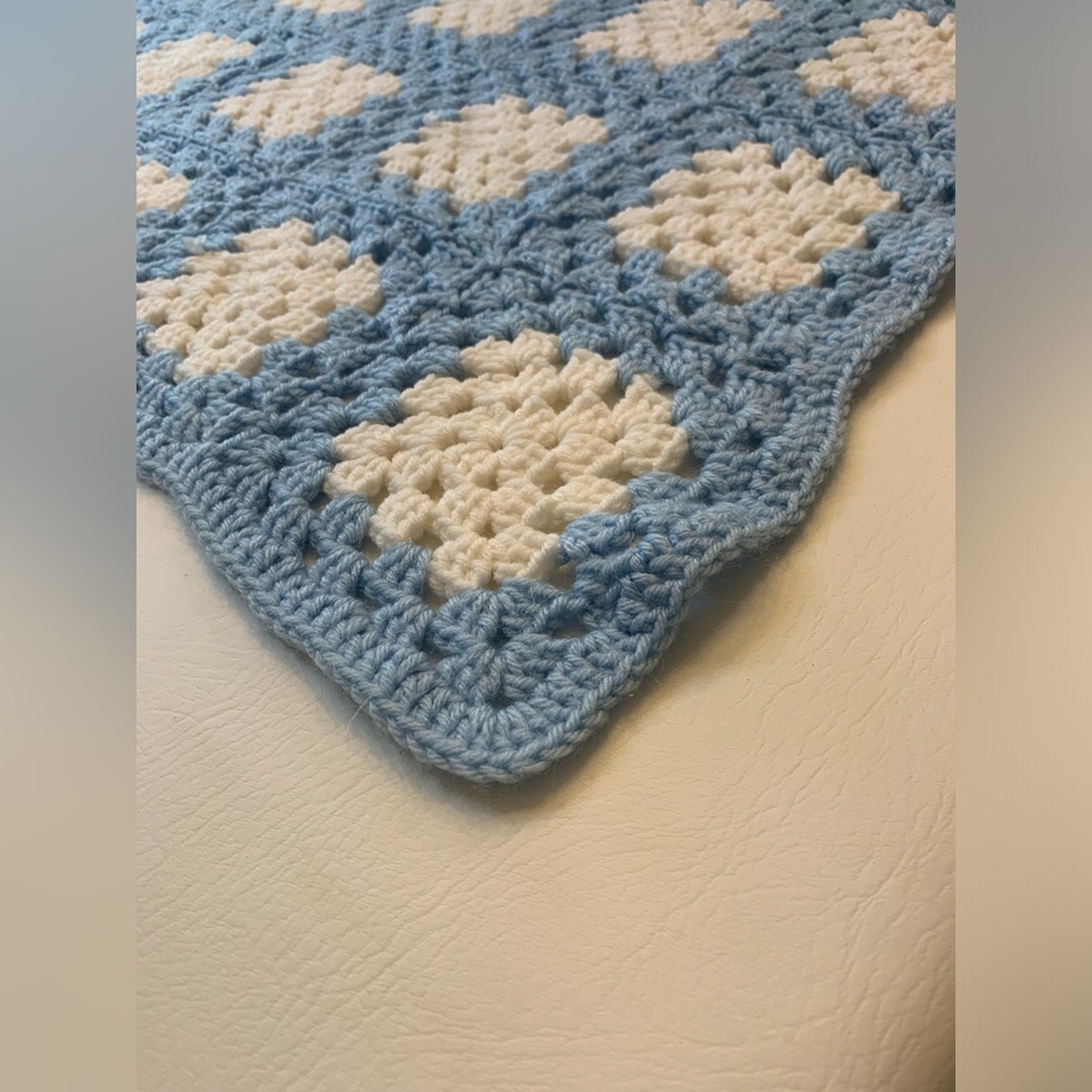 Crochet yarn baby blanket 30.5 x 44 inches, handmade, vintage blue and white - Picture 2 of 7